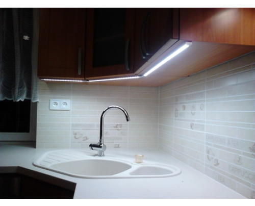 LED osvětlení kuchyně 2m