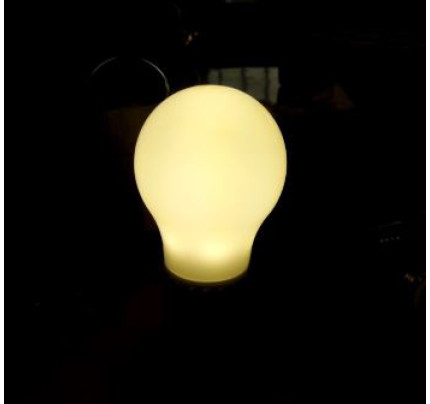 LED žárovka E27 7W 360° mléčná záruka 5 let teplá bílá